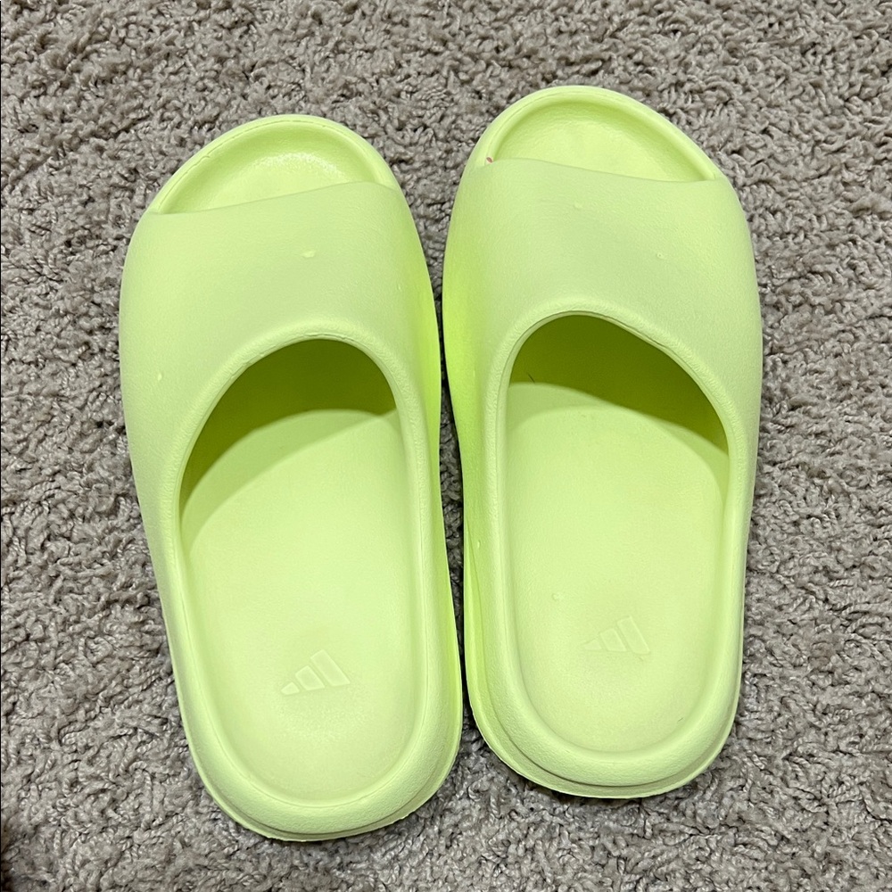 Yeezy Slide - Picture 4 of 5